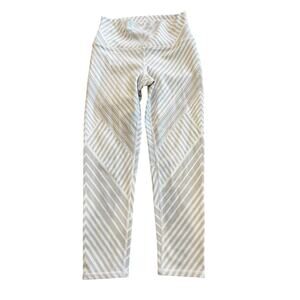 Alo Yoga Women’s Leggings Size XS Gray White Striped High‎ Waist 7/8 Length